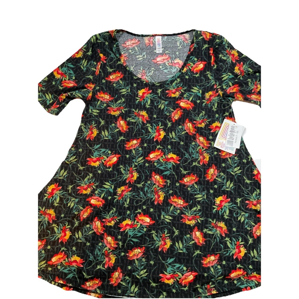Lot Of 2 Lularoe Classic SHIRT Size XS NWT E91